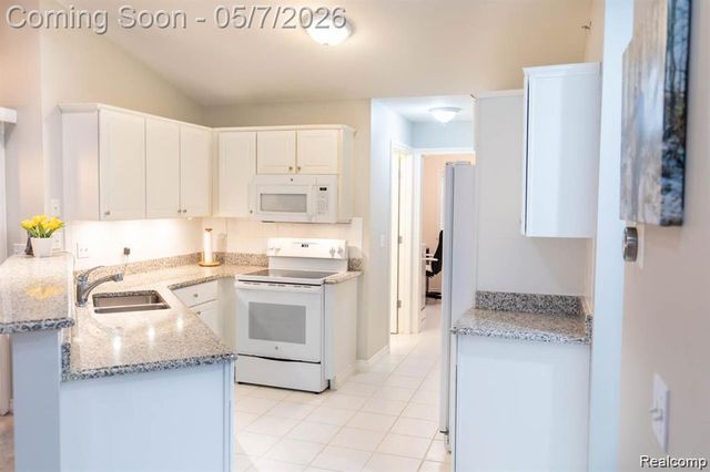 1560 W Lakeview Lane, Canton Charter Township, MI 48187