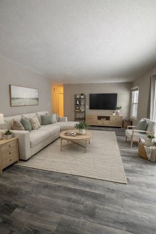 2490 Ridge Avenue, Aurora, IL 60504