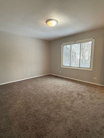 2490 Ridge Avenue, Aurora, IL 60504