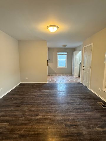 2490 Ridge Avenue, Aurora, IL 60504