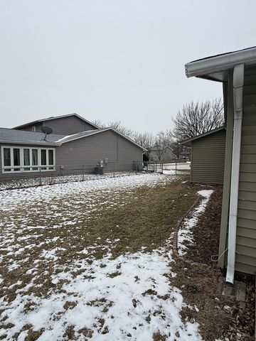 2490 Ridge Avenue, Aurora, IL 60504