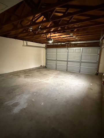 2490 Ridge Avenue, Aurora, IL 60504