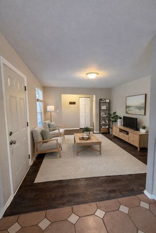 2490 Ridge Avenue, Aurora, IL 60504