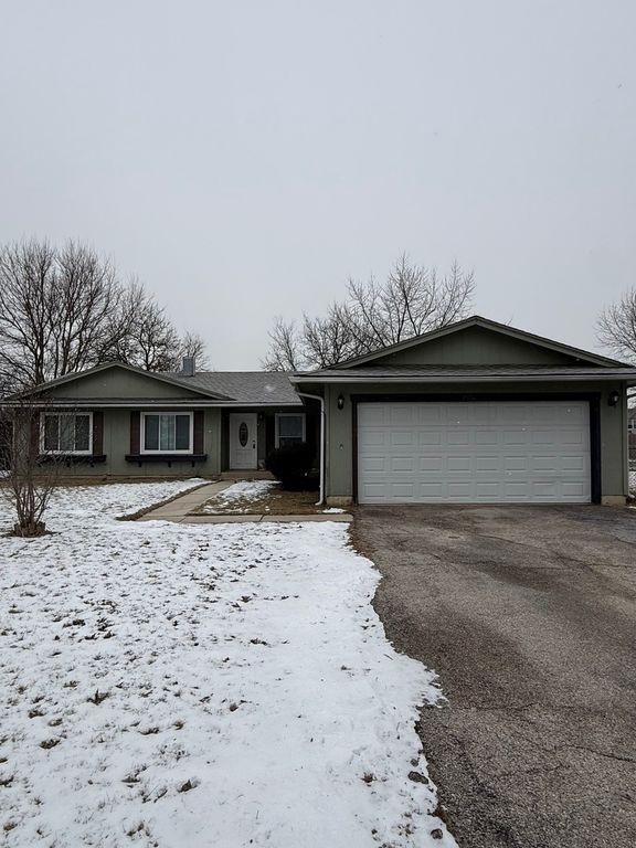 2490 Ridge Avenue, Aurora, IL 60504