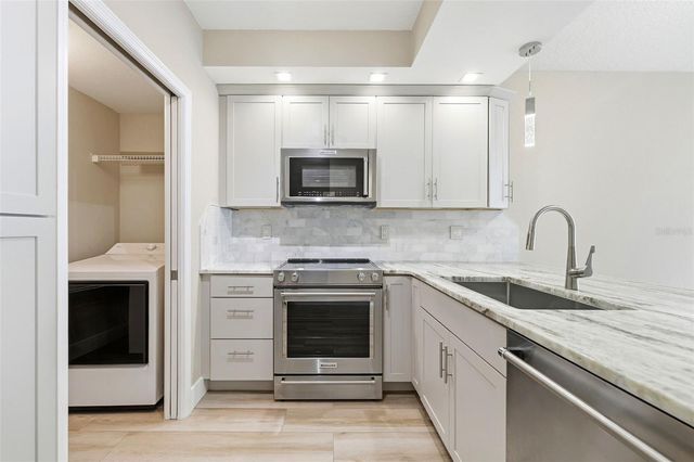 322 E CENTRAL BOULEVARD 912, Orlando, FL 32801