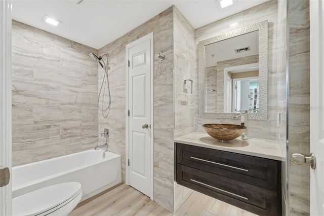 322 E CENTRAL BOULEVARD 912, Orlando, FL 32801
