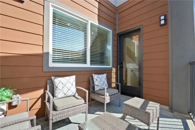 18092 Prairie Avenue 101, Torrance, CA 90504