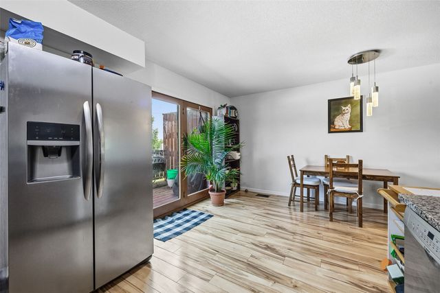 904 West Side Drive, Iowa City, IA 52246