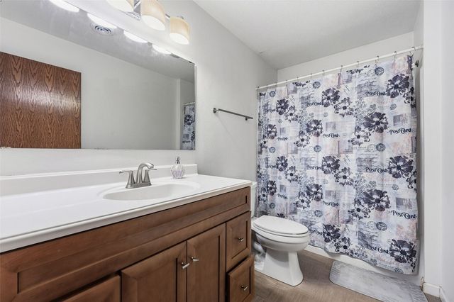 904 West Side Drive, Iowa City, IA 52246