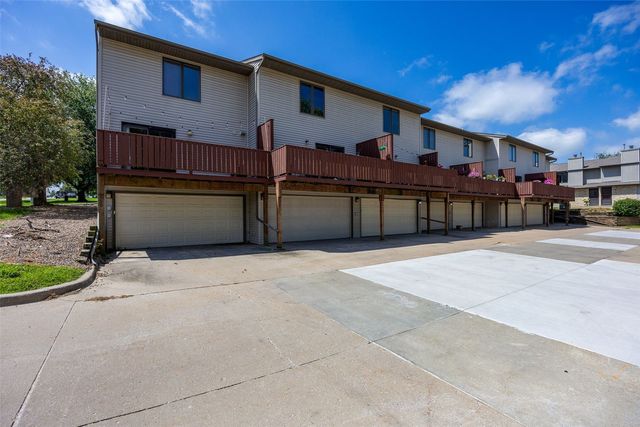 904 West Side Drive, Iowa City, IA 52246
