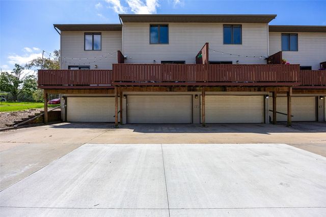 904 West Side Drive, Iowa City, IA 52246