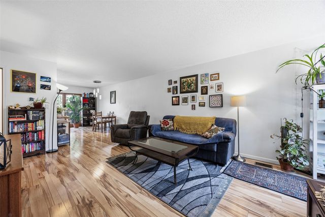 904 West Side Drive, Iowa City, IA 52246