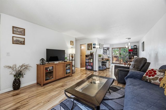 904 West Side Drive, Iowa City, IA 52246