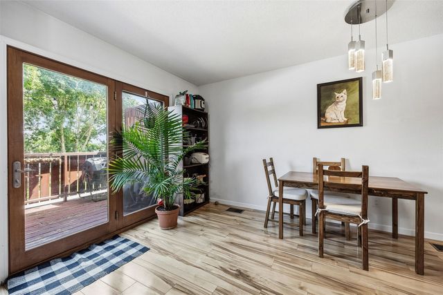 904 West Side Drive, Iowa City, IA 52246