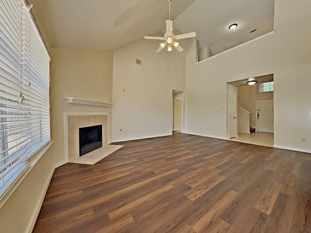2883 Diamond Bay Drive, Dickinson, TX 77539