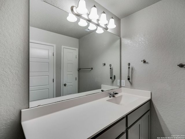 142 Abbeydell, Boerne, TX 78015