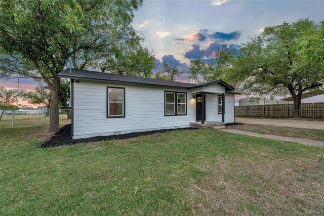 1300 County Road 1550, Chico, TX 76431