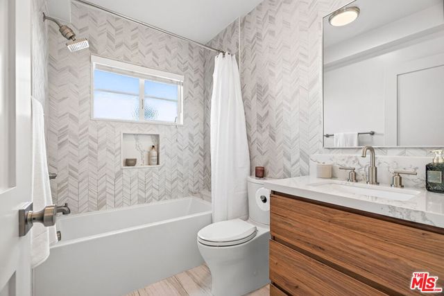 419 S Rexford Drive 2, Beverly Hills, CA 90212