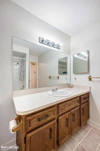 11944 15 Mile Road, Sterling Heights, MI 48312