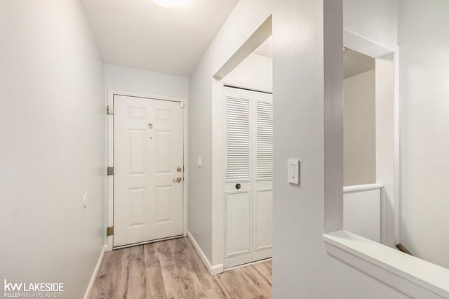 11944 15 Mile Road, Sterling Heights, MI 48312