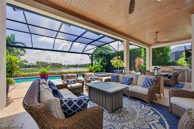3245 Cullowee LN, Naples, FL 34114