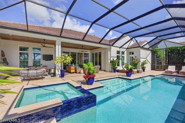 3245 Cullowee LN, Naples, FL 34114