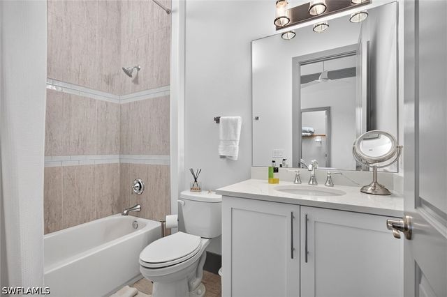 3245 Cullowee LN, Naples, FL 34114