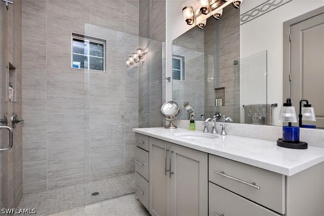 3245 Cullowee LN, Naples, FL 34114