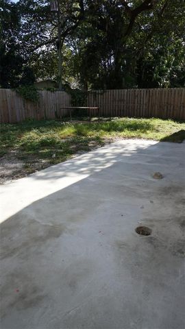 808 SW 14th Terrace 4, Fort Lauderdale, FL 33312