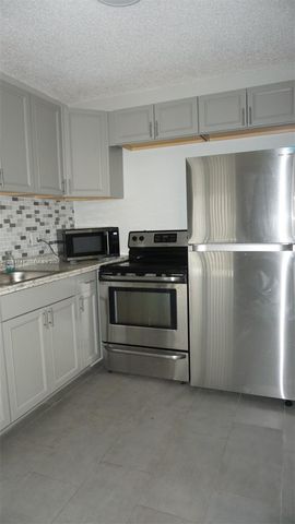 808 SW 14th Terrace 4, Fort Lauderdale, FL 33312