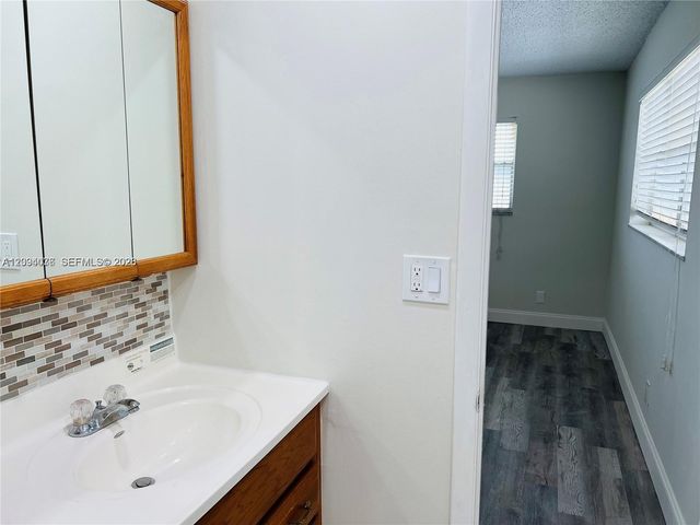 8025 S Colony Circle S 210, Tamarac, FL 33321