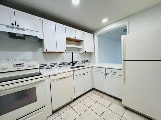 8025 S Colony Circle S 210, Tamarac, FL 33321
