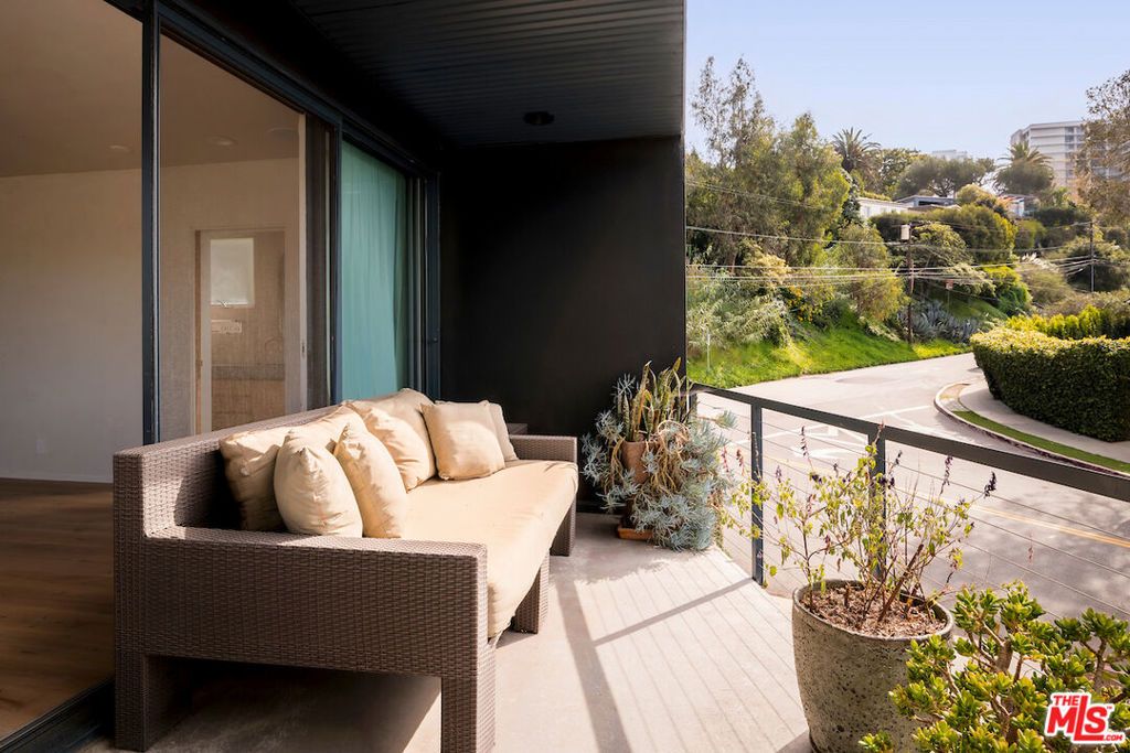 Image 36 of property listing at 295 Mabery Road, Santa Monica, CA 90402
