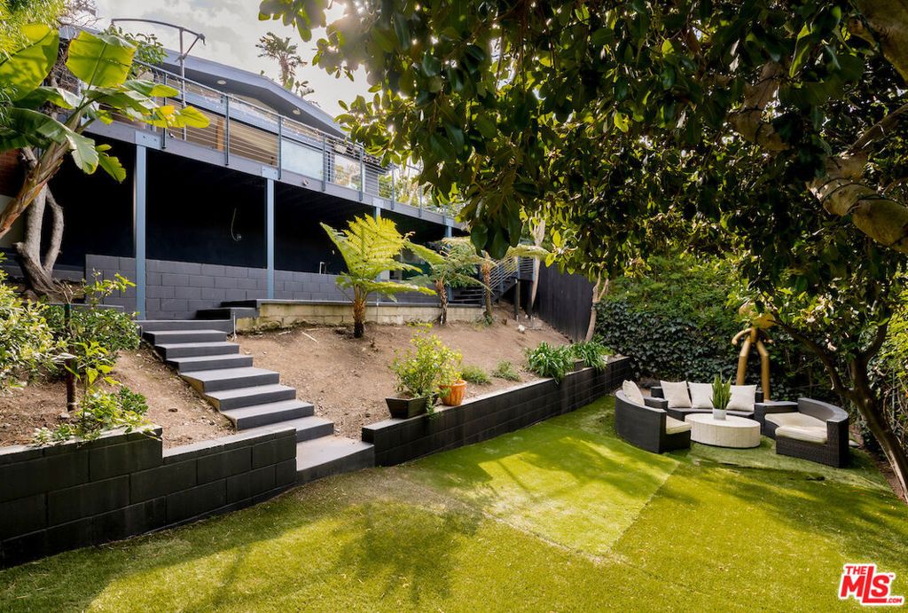 Image 42 of property listing at 295 Mabery Road, Santa Monica, CA 90402