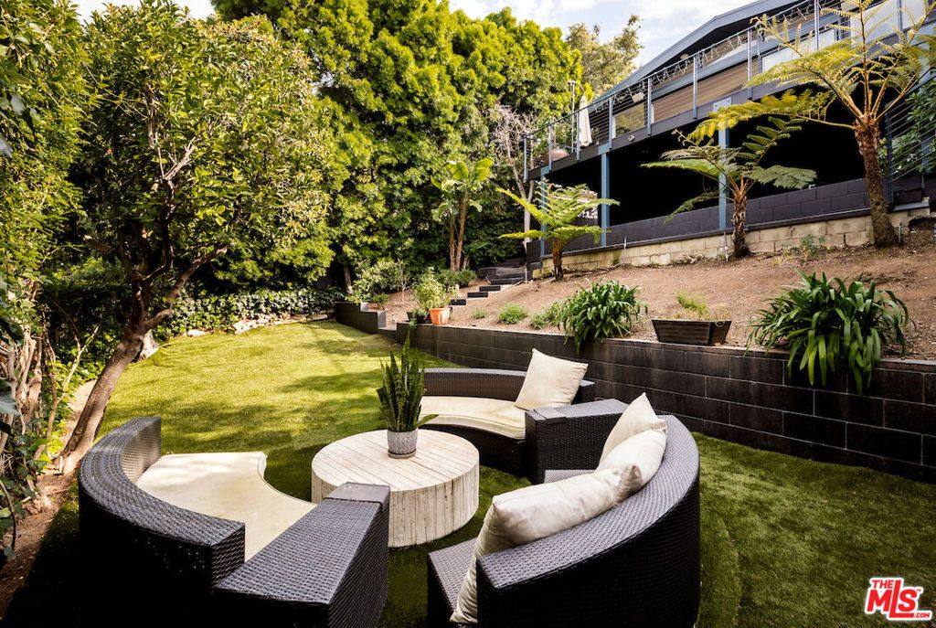 Image 43 of property listing at 295 Mabery Road, Santa Monica, CA 90402