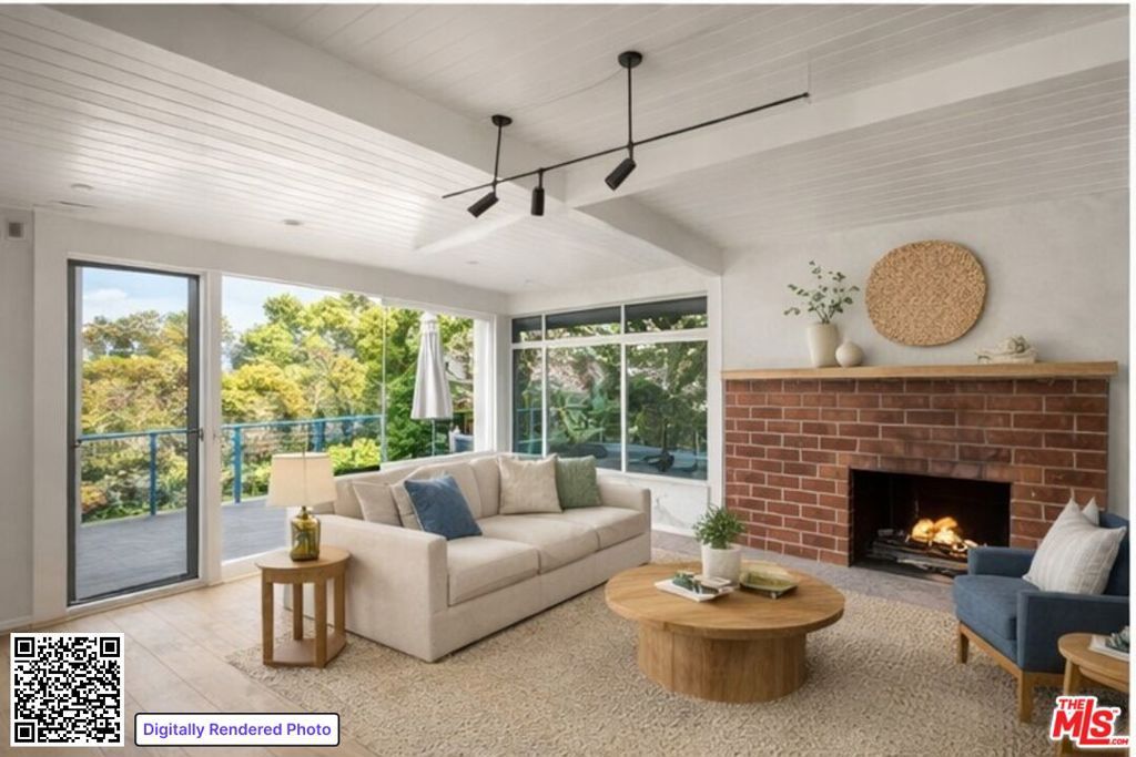 Image 9 of property listing at 295 Mabery Road, Santa Monica, CA 90402