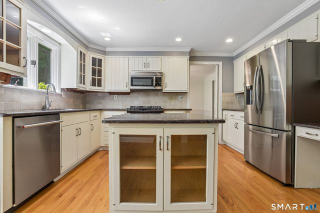 89 Summer Hill Road, Madison, CT 06443