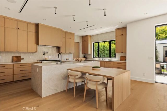 4133 Ventura Canyon Avenue, Sherman Oaks, CA 91423