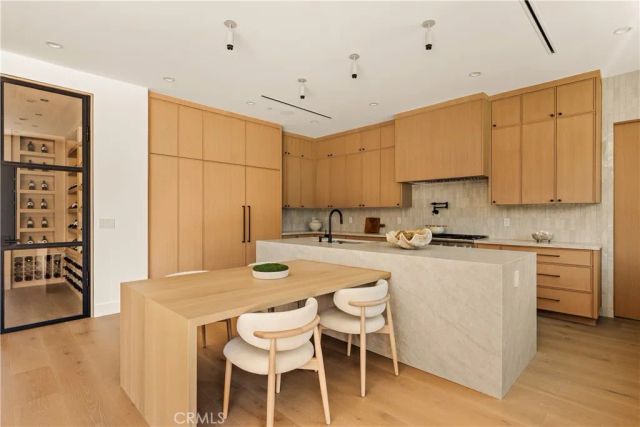 4133 Ventura Canyon Avenue, Sherman Oaks, CA 91423