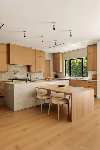 4133 Ventura Canyon Avenue, Sherman Oaks, CA 91423