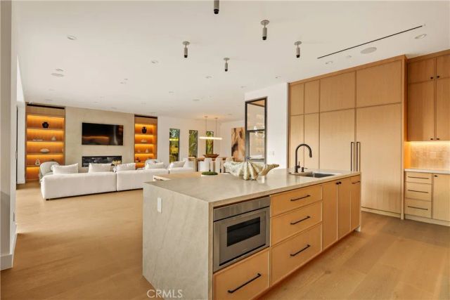 4133 Ventura Canyon Avenue, Sherman Oaks, CA 91423