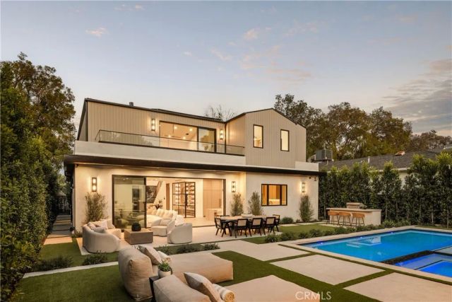 4133 Ventura Canyon Avenue, Sherman Oaks, CA 91423