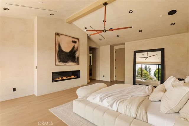 4133 Ventura Canyon Avenue, Sherman Oaks, CA 91423