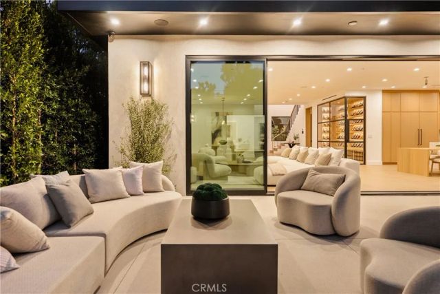 4133 Ventura Canyon Avenue, Sherman Oaks, CA 91423