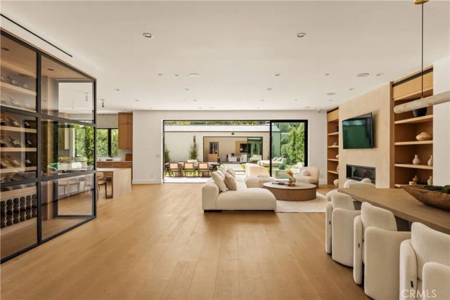 4133 Ventura Canyon Avenue, Sherman Oaks, CA 91423