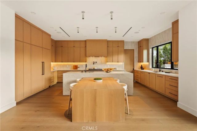 4133 Ventura Canyon Avenue, Sherman Oaks, CA 91423