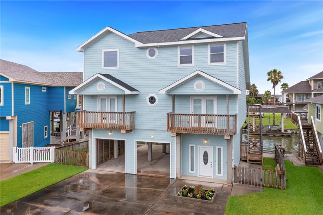 1110 Papeete Street, Tiki Island, TX 77554