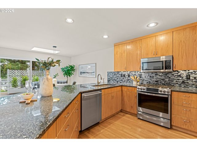 3490 CHAPARREL Loop, West Linn, OR 97068