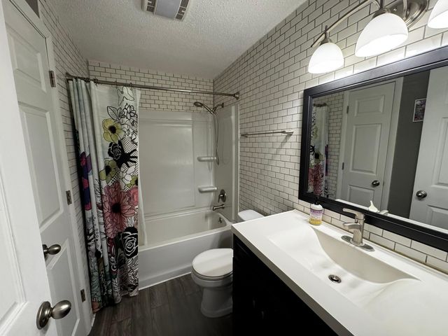 2119 2nd Avenue E, West Fargo, ND 58078