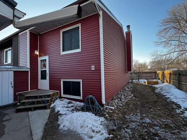 2119 2nd Avenue E, West Fargo, ND 58078